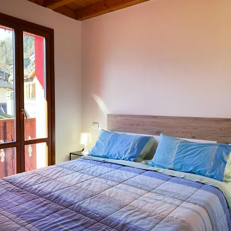 Apartment Mansarda Corno D'aola