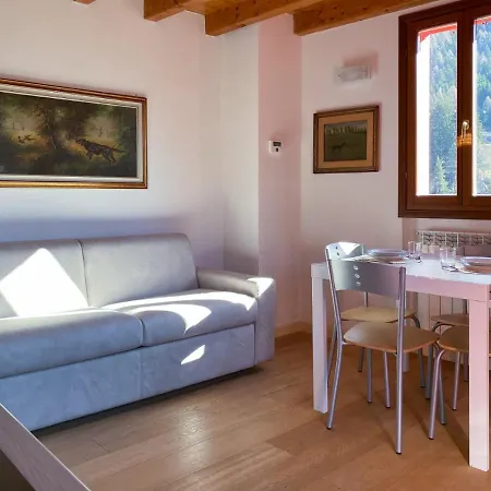 Apartment Mansarda Corno D'aola Ponte Di Legno
