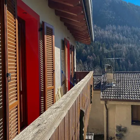 Apartment Mansarda Corno D'aola Ponte Di Legno